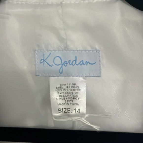 Elegant White and Black Lace Women's Coat - Picture 2 of 10